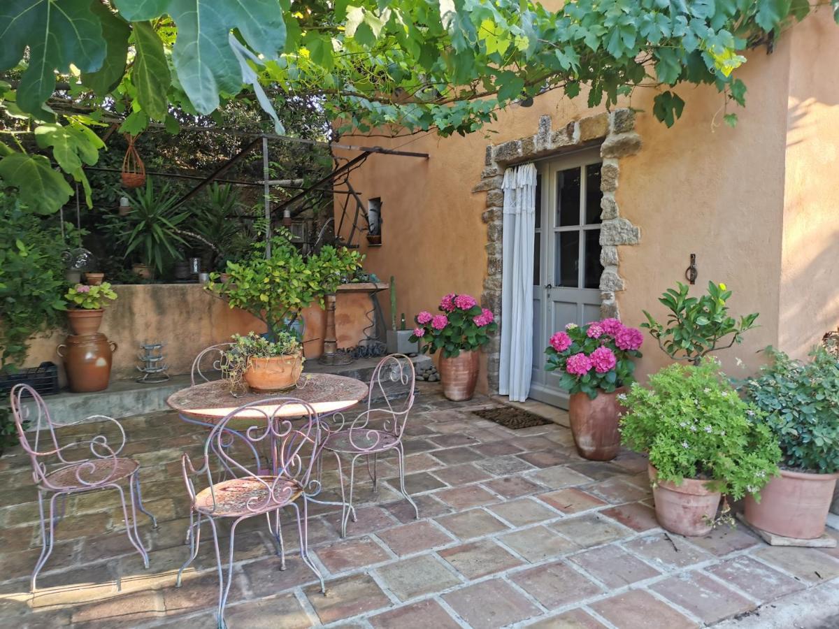 Les Anes De Petit Jean Hotel Pierrefeu-du-Var Exterior photo
